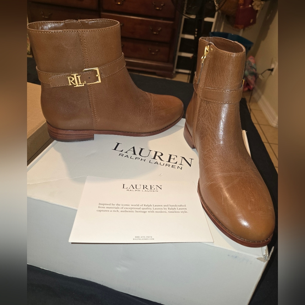 Lauren Ralph Lauren Brown Ankle Booties with Sleek Design Size 7.5B